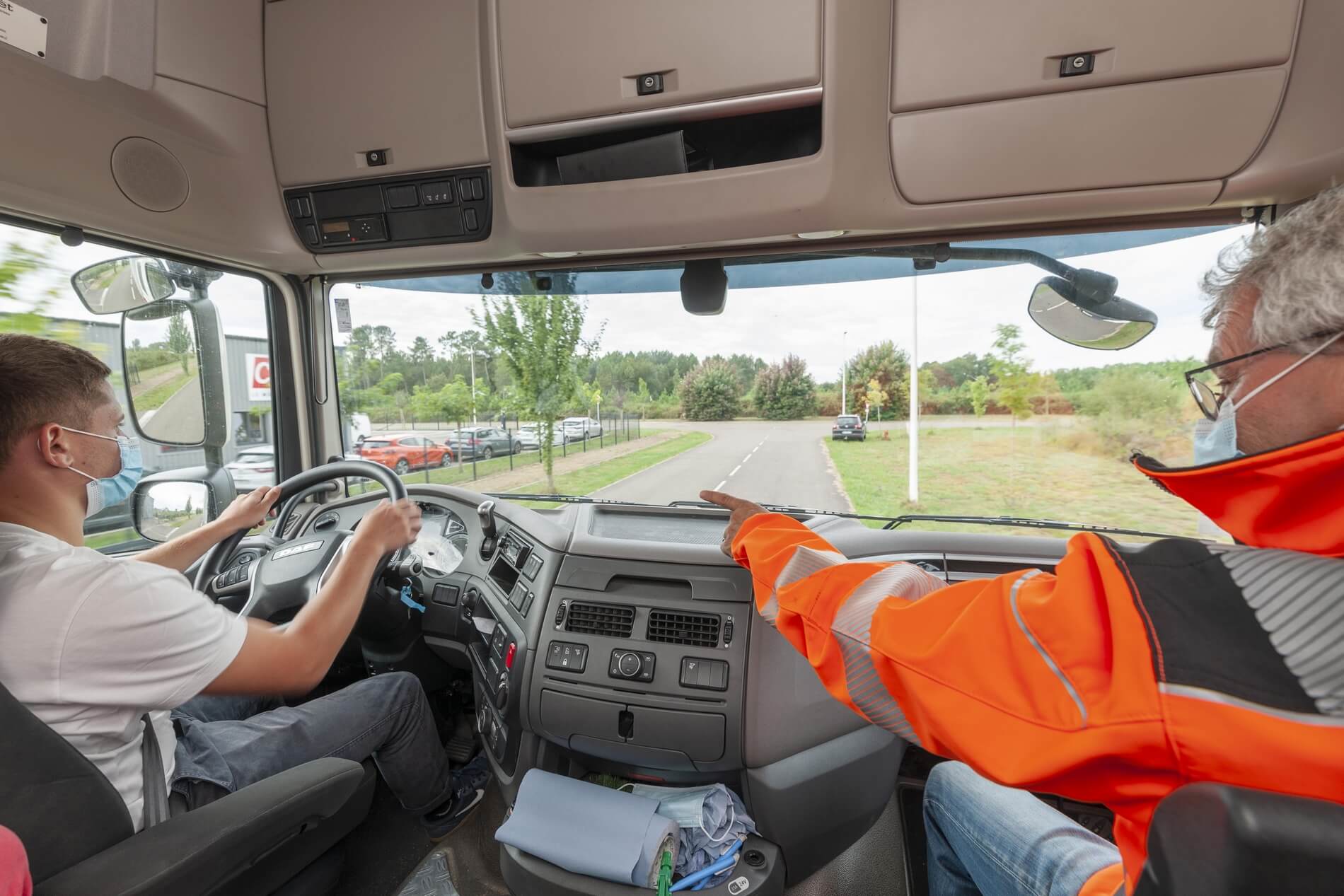 Formation à la conduite des poids lourds dans les Landes